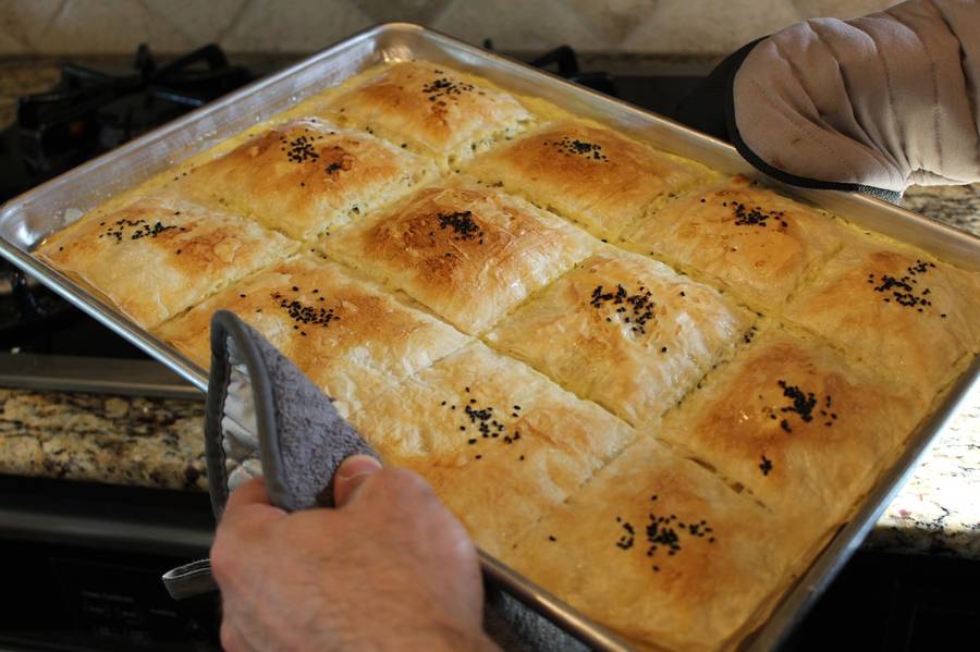 صينية فطائر ذهبية